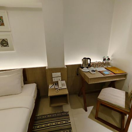 Hotel Nandini Дакка Экстерьер фото