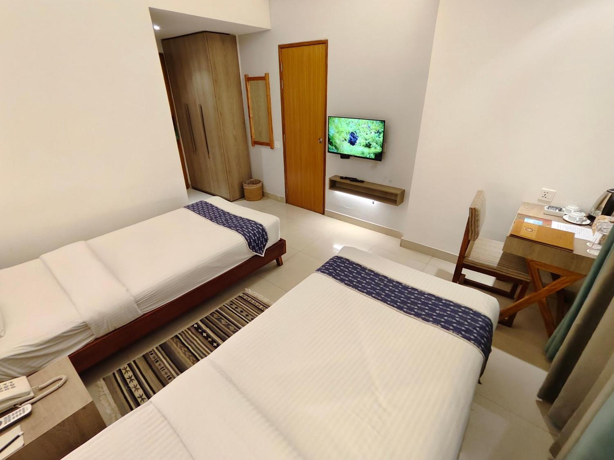 Hotel Nandini Дакка Экстерьер фото
