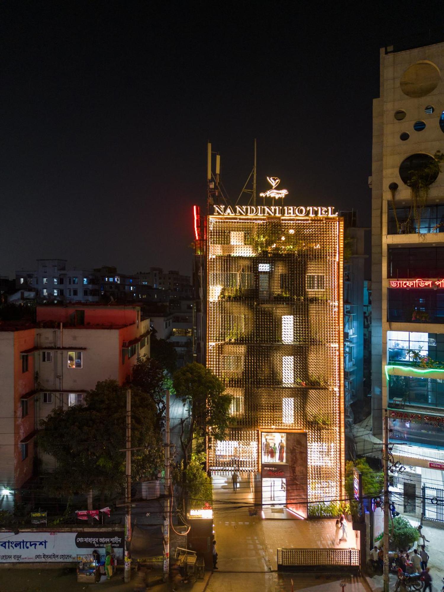 Hotel Nandini Дакка Экстерьер фото